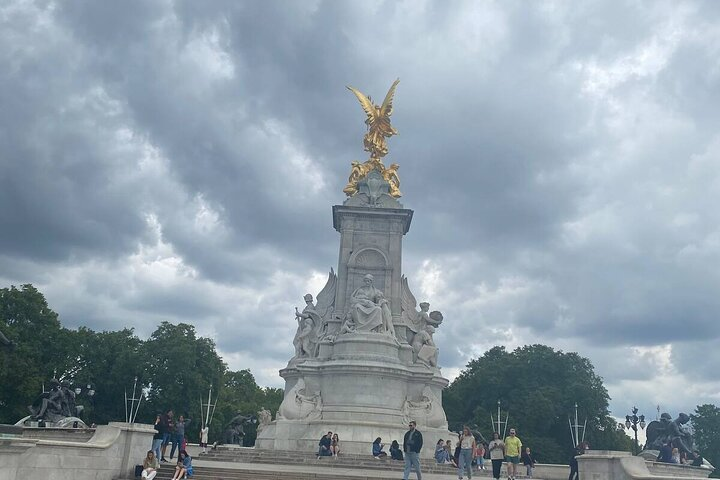 Iconic Half Day Walking Tour - See London Sites - Photo 1 of 4